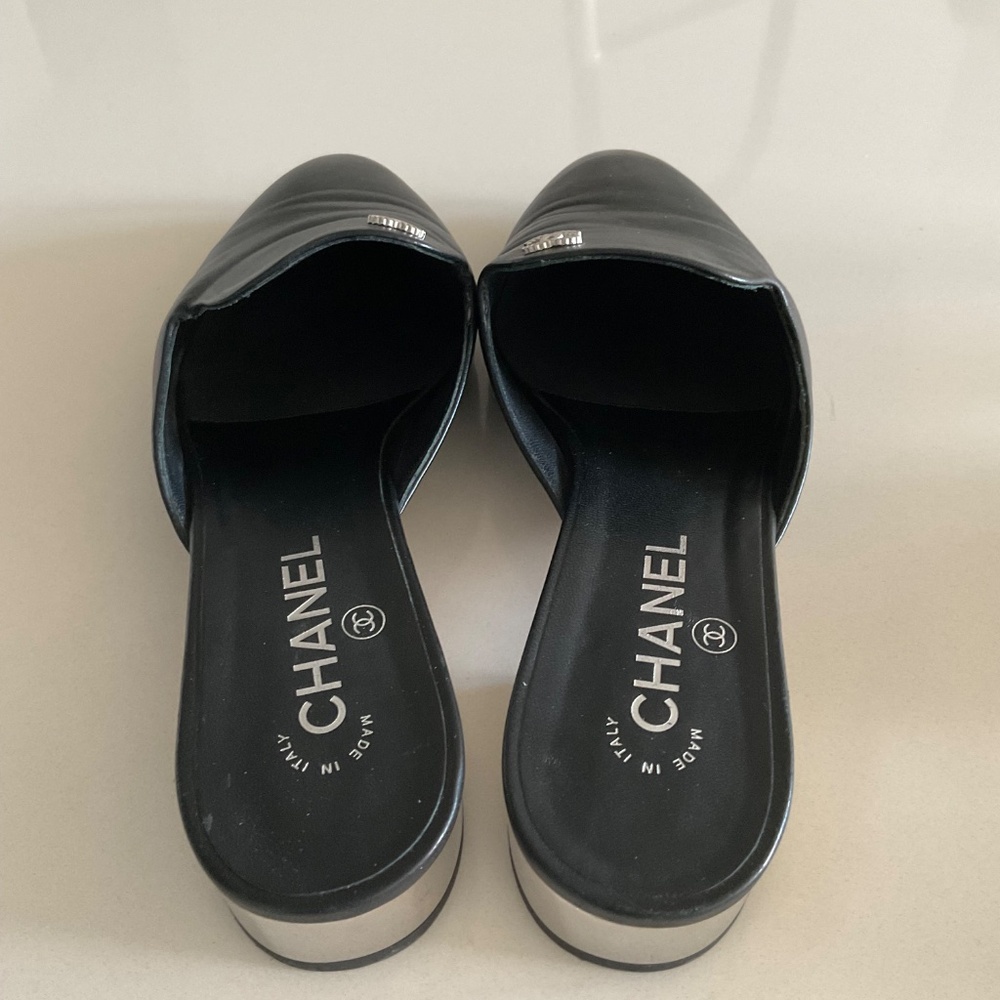 Chanel Black Leather Mules Size 41 - Picture 5 of 11